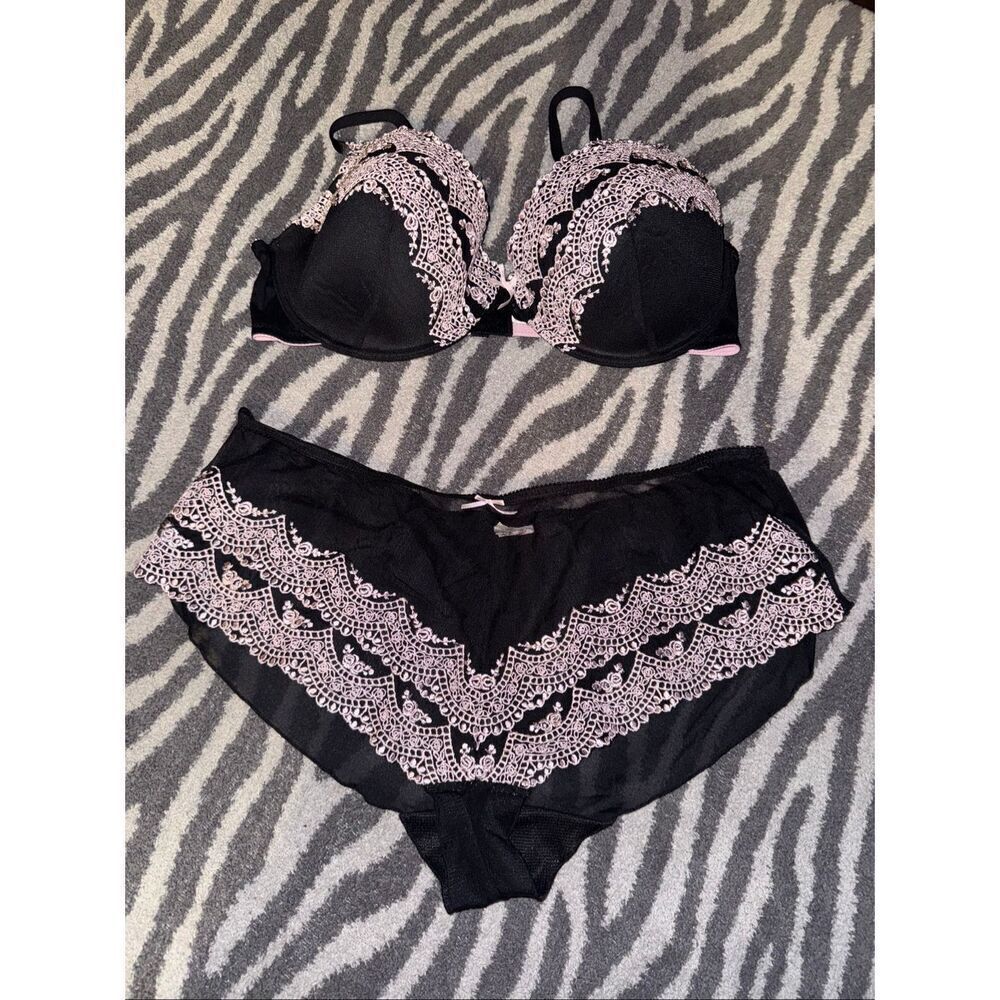 Breezies bra and panty set size xl 38D